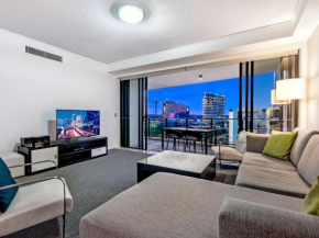 Spacious and Modern 3 Bed Apartment in Central Broadbeach at Sierra Grand